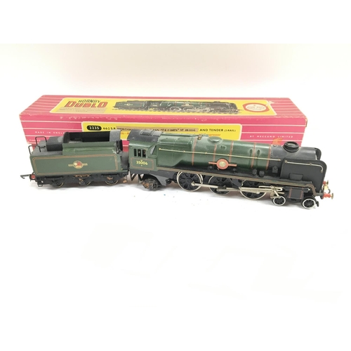 44 - A Hornby Dublo 00 Gauge Merchant Navy Class p&o Lines 35006 and Tender in wrong Box.