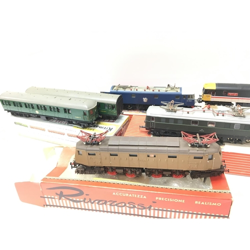 51 - A Collection of Various 00 Gauge Locomotives. Various States.