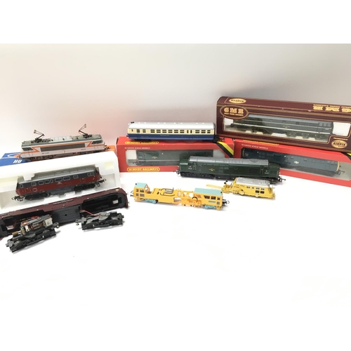 52 - A Collection of Various 00 Gauge Locomotives.in Various states.