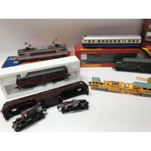 52 - A Collection of Various 00 Gauge Locomotives.in Various states.