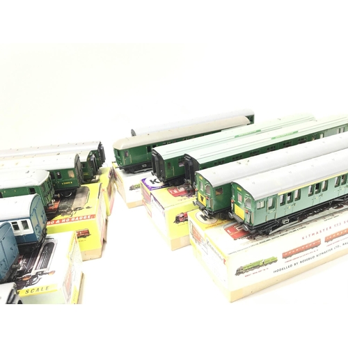 55 - A Collection of Various 00 Gauge Coaches and Locomotives.