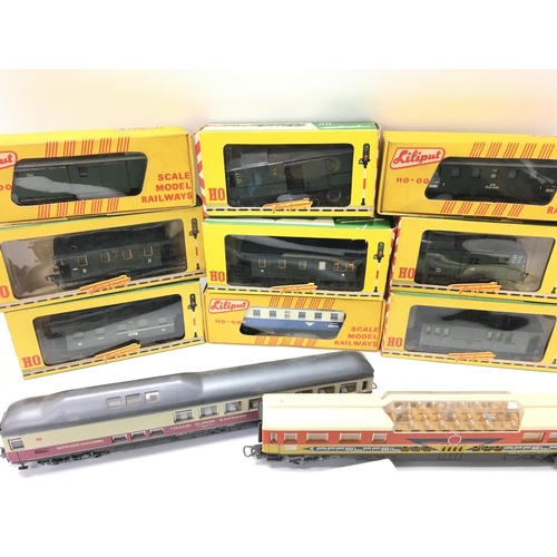 58 - A Collection of 00 Gauge Rolling Stock and Coaches.