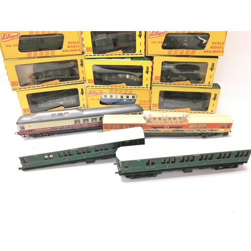 58 - A Collection of 00 Gauge Rolling Stock and Coaches.