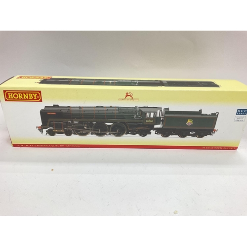 689 - A Boxed Hornby BR 4-6-2 Britannia Class Locomotive 70000 Britannia # R2562 DCC Ready.