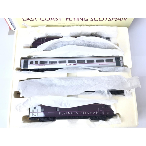 693 - A Boxed Hornby East Coast Flying Scotsman Train Pack #R3133. DCC Ready.