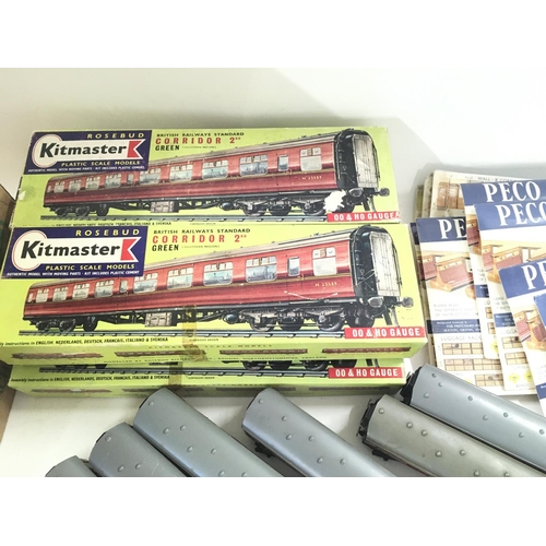 768 - A Collection of 00 Gauge Coach Kits. Track. And Coaches.(2)