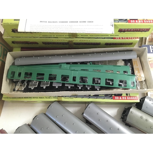 768 - A Collection of 00 Gauge Coach Kits. Track. And Coaches.(2)