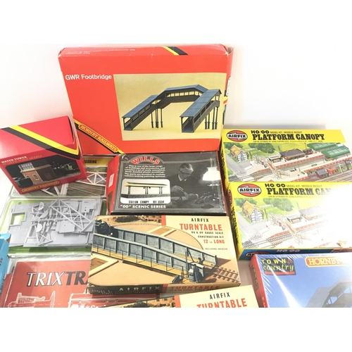 769 - A Collection of 00 Gauge boxed Track. Coach Kits. Platforms. Etc.