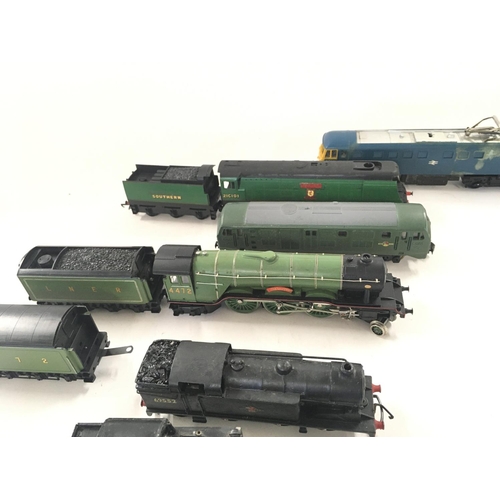 774 - A Collection of 00 Gauge Locomotives including the Flying Scotsman. Coronation. Etc. In Various Stat... 