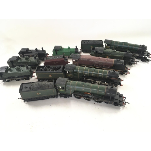 777 - A Collection of 00 Gauge Locomotives in Various States.