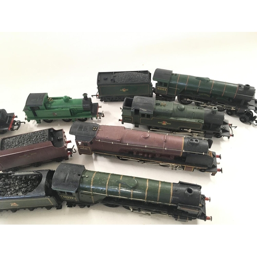 777 - A Collection of 00 Gauge Locomotives in Various States.