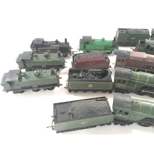 777 - A Collection of 00 Gauge Locomotives in Various States.