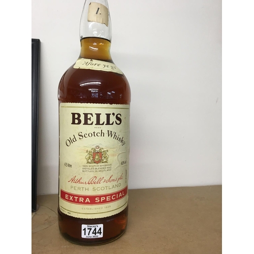 732 - A 4,5 litre bottle of Bells scotch whisky.