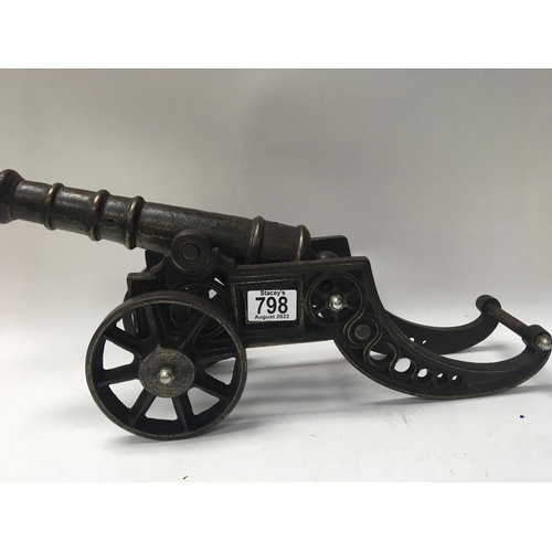 798 - A cast iron cannon model 42 cm .