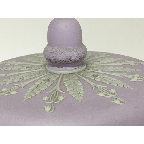 1009 - A 19th Century Wedgwood cheese dish in lilac colour way