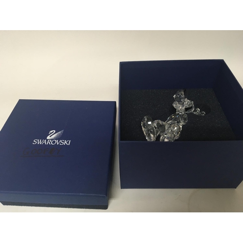 1019 - A Swarovski Disney Crystal ornament of Goofy boxed and no damage.