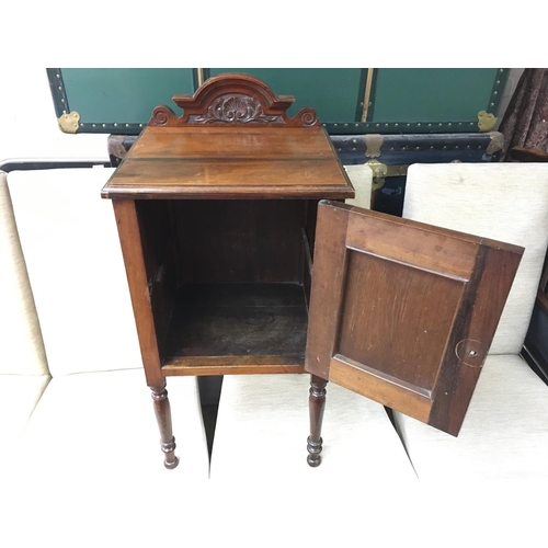 1309 - Edwardian bedside pot cabinet. 70 x 40 x 33cm.