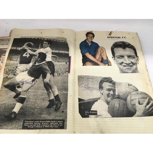 1704 - A circa 1950s/60s scrapbook containing an extensive collection of signatures of various footballers ... 