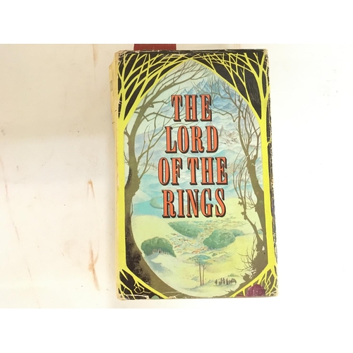 1724 - A 1971 Book. The Lord Of The Rings By Tolkien. NO RESERVE