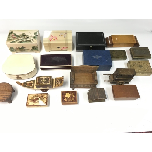 1933 - A collection of various music boxes and trinket boxes NO RESERVE