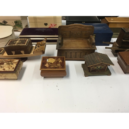 1933 - A collection of various music boxes and trinket boxes NO RESERVE