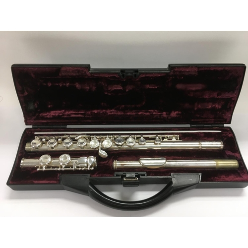 2003 - A cased French flute.