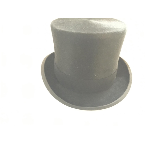 2086 - Vintage top hat in good condition.