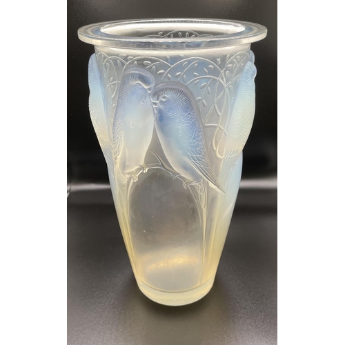 699 - Rene Lalique Ceylon Art Deco opalescent glass vase no 905 , 24 cm .