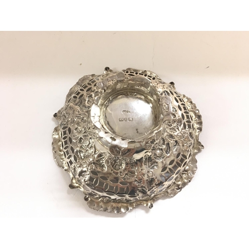 746 - Victorian silver Bon-Bon dish with cast bottom. Hallmarked.