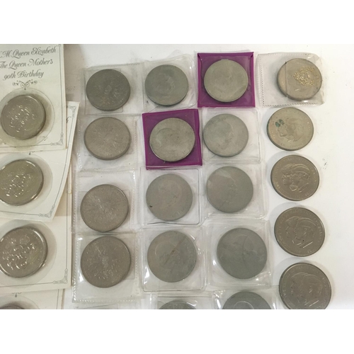 812 - A large collection of various coins including 4 x sealed Royal mint queen mothers 90th birthday - Ch... 