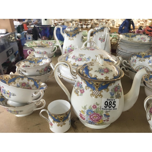 985 - A large Shelley tea service in the Sheraton pattern. Including coffee pots, tureens, meat and side p... 