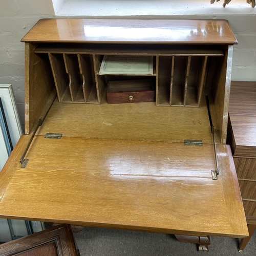 1386 - A 1940s fall front bureau with orientalist decoration.