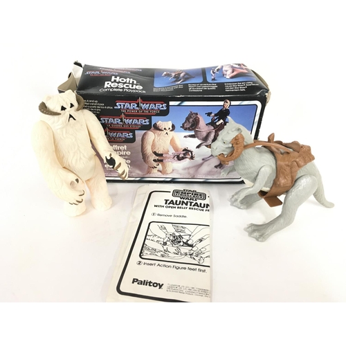 22 - A Boxed Vintage Star Wars Power of the Force Hoth Rescue Set. Boxed.