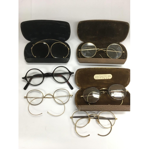 743 - Six pairs of vintage spectacles, good condition.