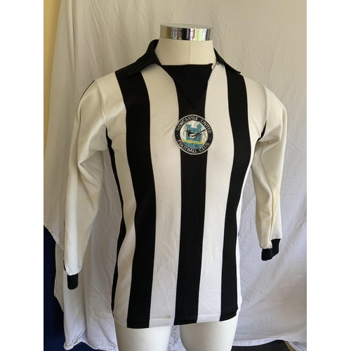 1010 - 1978-79 Newcastle United Match Worn Football Shirt: Black and white striped Bukta long sleeve with n... 