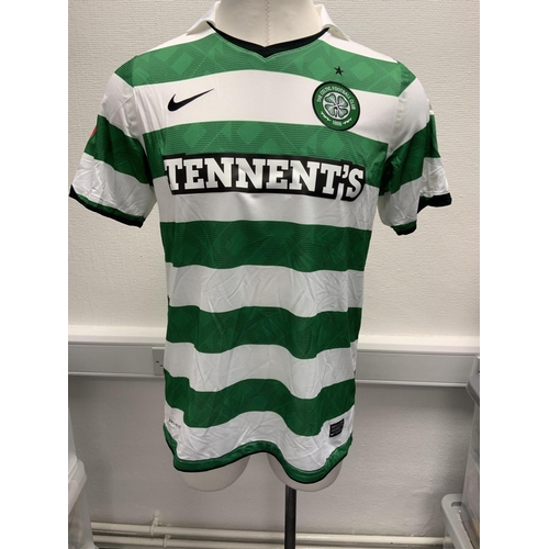 1055 - Celtic 2010 Emirates Cup Match Worn Football Shirt: Home short sleeve number 20 with Special Emirate... 