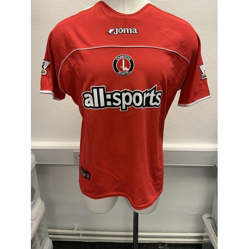 1057 - Charlton Athletic 2003 - 2004 Match Worn Signed Football Shirt: Home short sleeve number 7 with Prem... 