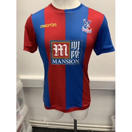 1065 - Crystal Palace 2015 - 2016 Match Worn Football Shirt: Home short sleeve number 26 with Premier Leagu... 