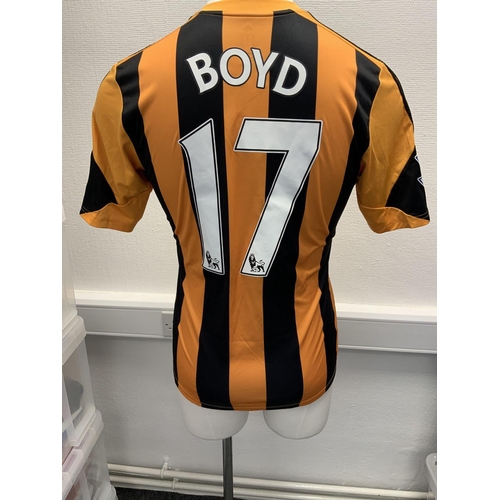 1080 - Hull City 2013 - 2014 Match Worn Football Shirt: Short sleeve number 17 with Premier League badging ... 