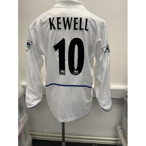 1086 - Leeds United 2002 - 2003 Match Worn Football Shirt: Home long sleeve number 10 with Premier League b... 