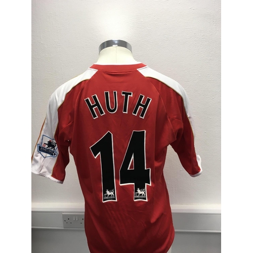 1092 - Middlesbrough 2006 - 2007 Match Worn Football Shirt: Home short sleeve number 14 with Premier League... 