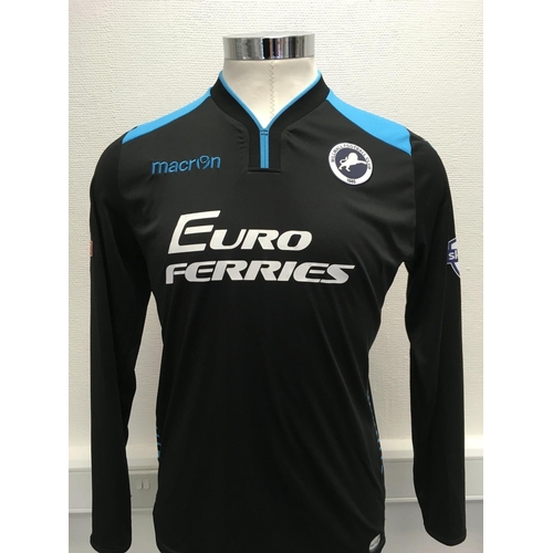 1095 - Millwall 2014 - 2015 Signed Match Worn Goalkeeper Football Shirt: Home long sleeve number 27 with Sk... 