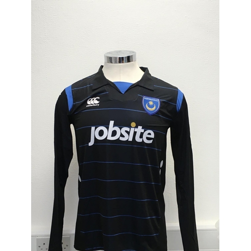 1123 - Portsmouth 2009-2010 Match Worn Football Shirt: Home long sleeve number 19 with Premier League badgi... 