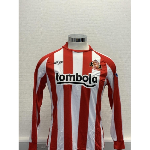 1136 - Sunderland 2010 - 2011 Match Worn Football Shirt: Home long sleeve number 27 with Premier League bad... 