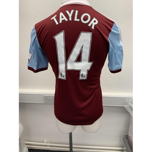 1170 - West Ham 2013 - 2014 Match Worn Football Shirt: Home Short sleeve number 14 with Premier League badg... 