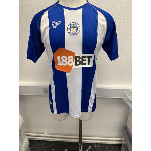 1173 - Wigan Athletic 2009 - 2010 Match Worn Football Shirt: Home short sleeve number 27 with Premier Leagu... 