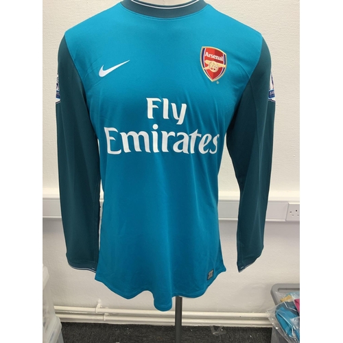 1187 - Arsenal 2009 - 2010 Match Worn Goalkeeper Football Shirt: Away long sleeve number 21 with Premier Le... 