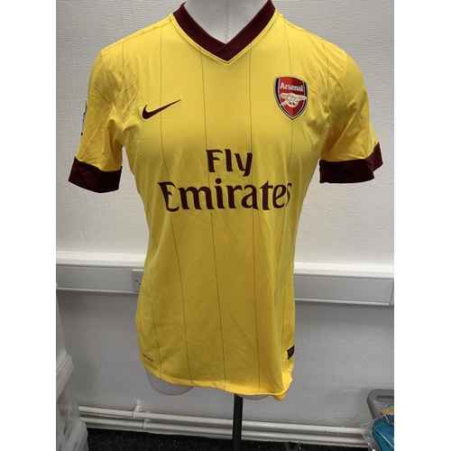 1191 - Arsenal 2010 - 2011 Match Issue Football Shirt: Away short sleeve number 18 with Champions League ba... 