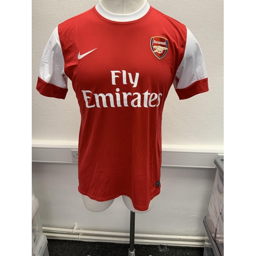 1224 - Arsenal 2010 - 2011 Match Worn Football Shirt: Home Short sleeve number 10  with Premier League badg... 