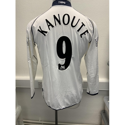 1228 - Tottenham Hotspur 2003 - 2004 Signed Match Worn Football Shirt: Home long sleeve number 9 with Premi... 